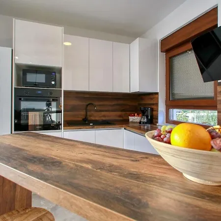 Holiday home Family Friendly House With A Swimming Pool Debeljak, Zadar - 21383 Sukosan