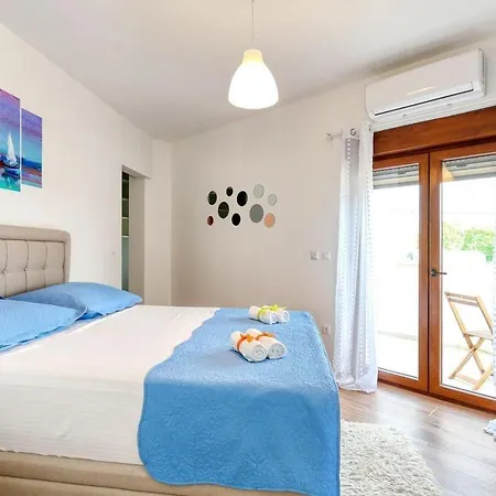 Holiday home Family Friendly House With A Swimming Pool Debeljak, Zadar - 21383 *