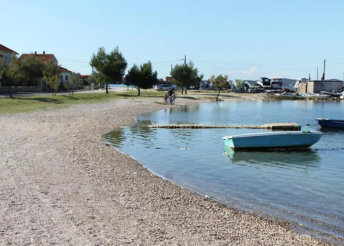 Family Friendly House With A Swimming Pool Debeljak, Zadar - 21383 בית נופש