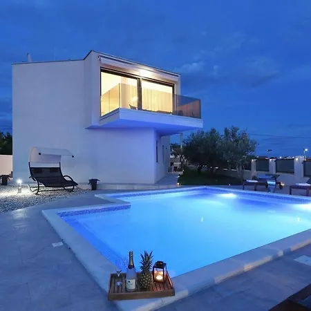 Hébergement de vacances Family Friendly House With A Swimming Pool Debeljak, Zadar - 21383 Sukošan